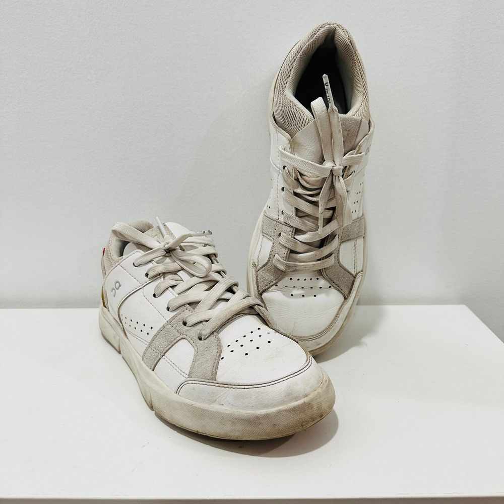 On Running The Roger Clubhouse Womens 8 White Vegan Leather Sneakers 48.99138